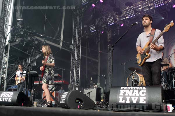 MINA TINDLE - 2014-07-20 - PARIS - Parvis de l'Hotel de Ville - 